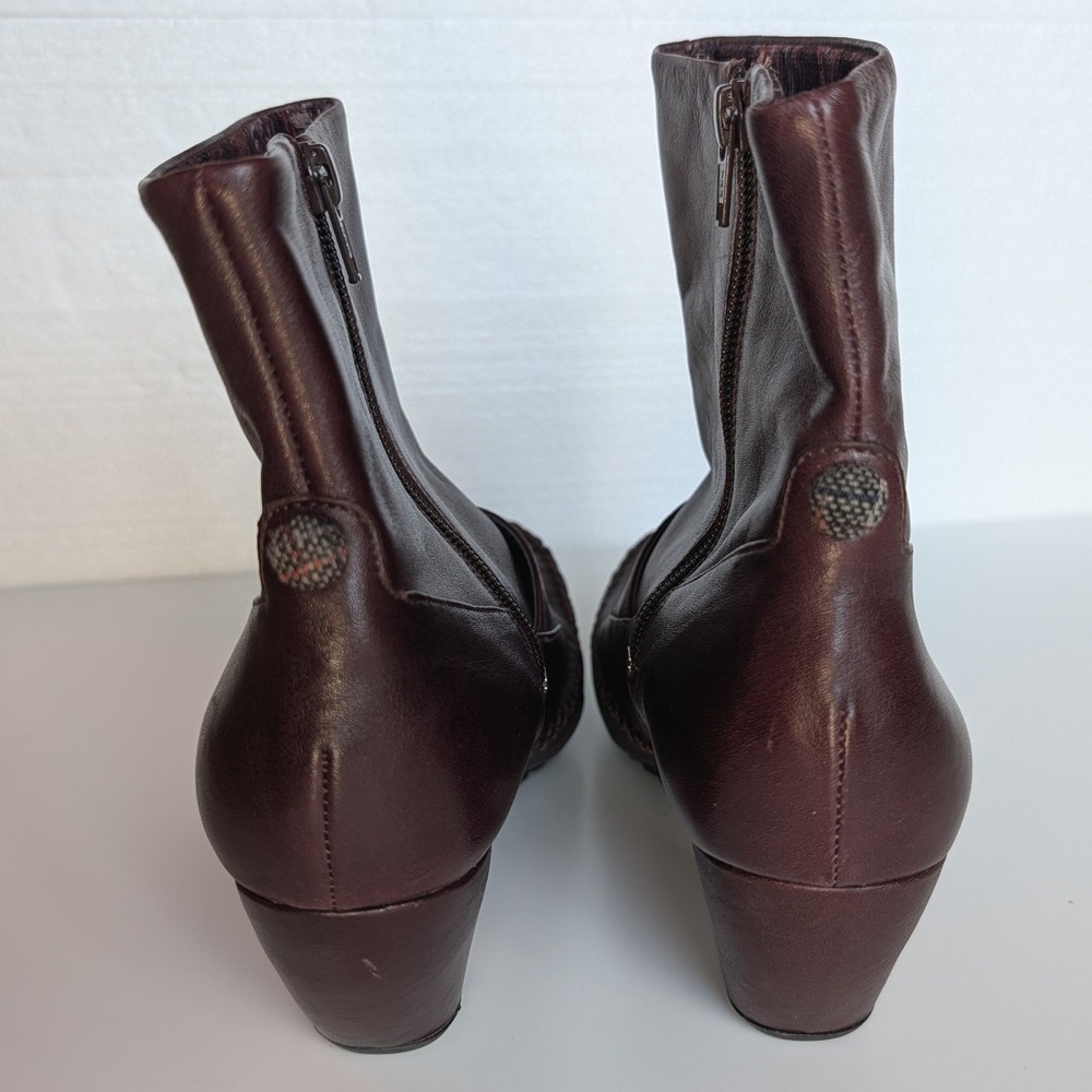 Indigo by Clarks Women Ankle Boots Burgundy Leather Whipstitch Button Heel 8.5 - Picture 9 of 10